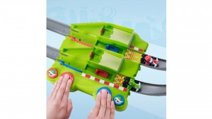 hot-wheels-sassocie-a-nintendo-pour-faire-decouvrir-mario-kart-en-jouets-mini2.jpg